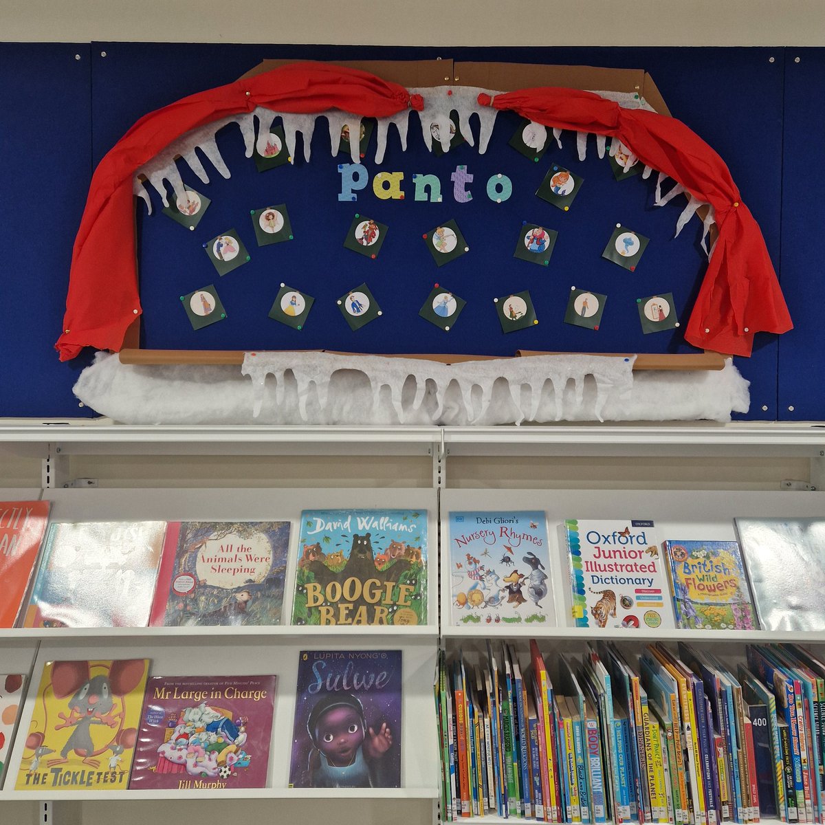 KnebCommLibrary's tweet image. PANTO is arriving at Knebworth Library 

Keep an eye on our socials or pop into the library fir opening night 

#KnebworthLibrary #xmasatthelibrary #xmasdispkay