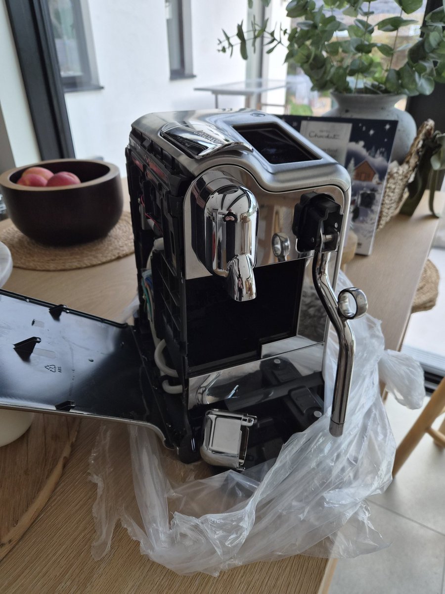 MelM01's tweet photo. @NespressoUK why will no one come back to me on my machine. My machine has been off ' for repair' and this is what I've just had returned to me. thanks for a great job Nespresso. https://t.co/i6YiN2afLj
