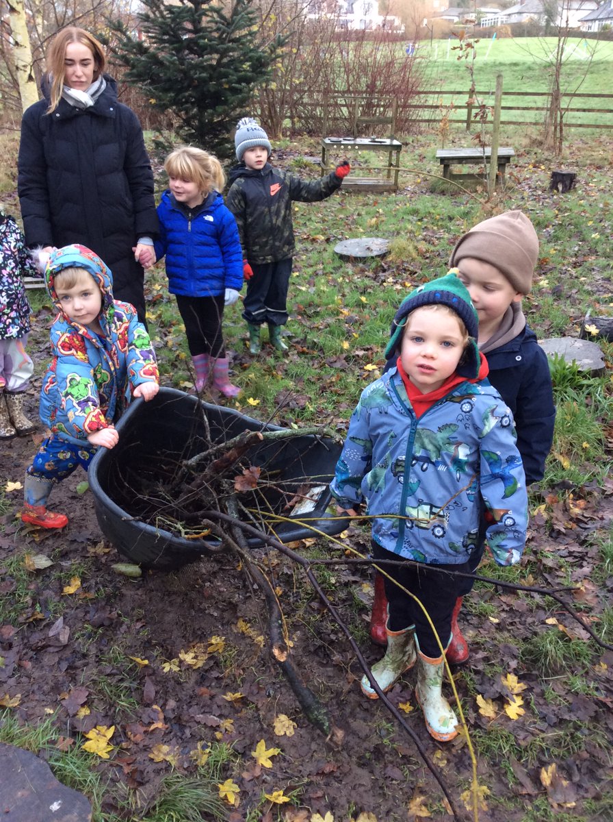 AppleySaintsCE's tweet photo. #ABASYR Have been searching our forest for big, medium and little sticks to sort and build our own playground Christmas tree. More pics to come later.. #ABASMat @WN6_Mums @ShevCommunity @lancsmaths @WigToday @ActiveLancs @FriendsPrimary https://t.co/t9xdJr48GN
