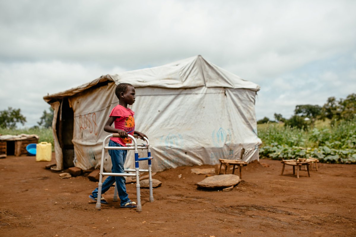 AA_stabilisiert's tweet photo. Der 3. Dezember ist der Internationale Tag der Menschen mit Behinderungen. Im Rahmen der humanitären Hilfe unterstützen wir das „Leave no one behind!"-Projekt von
Handicap International &amp; Christoffel-Blindenmission in Somalia, Südsudan, Uganda, Niger, Nigeria &amp; Kamerun. 1/2 https://t.co/FQjWunPptr
