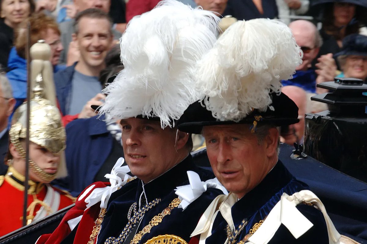 CaraMia200's tweet image. The Yorks, partic.their daughters,are still extremely wealthy. They’ve become accustomed to a life subsidised by gullible taxpayers of #UK,deferential to their sense of history. 

Greedy Yorks borrowed money from #Epstein,to keep up with the jetsetting crowd. #NotOurKing #Auspol