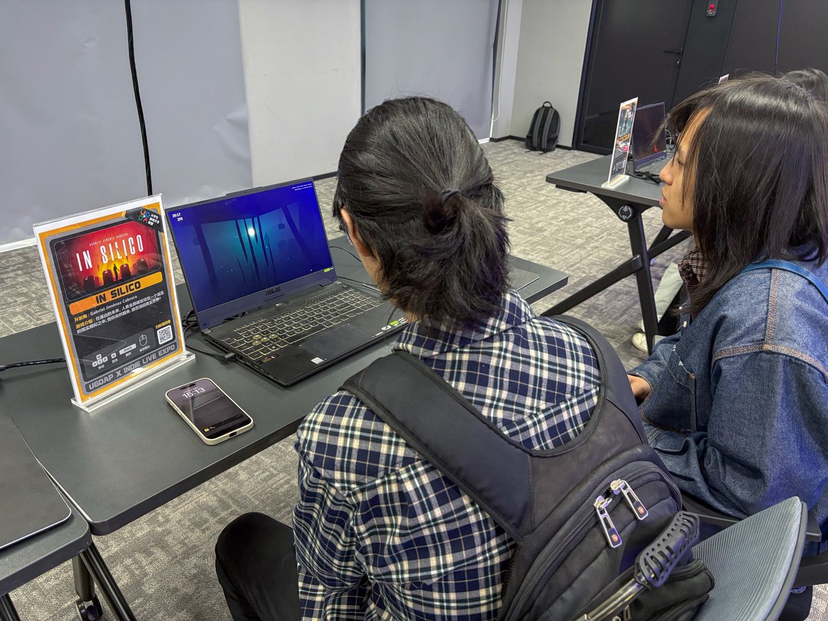 NeroSaution's tweet photo. Some photos of people playing IN SILICO at the UGDAP x Indie Live Expo 2025 playtest party (Shanghai). It was great to get feedback from the students who attended the event!
-
#indiegame #gamedev https://t.co/ZMzEaL148O
