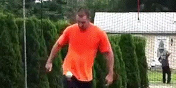 thecodinglove's tweet image. When the senior dev decides to take on a complex ticket thecodinglove.com/when-the-senio…