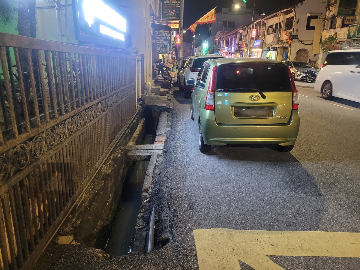 bettersidewalk1's tweet image. 13 Members of Parliament

40 State Assemblypersons

0 Sidewalk

📍Georgetown, Penang