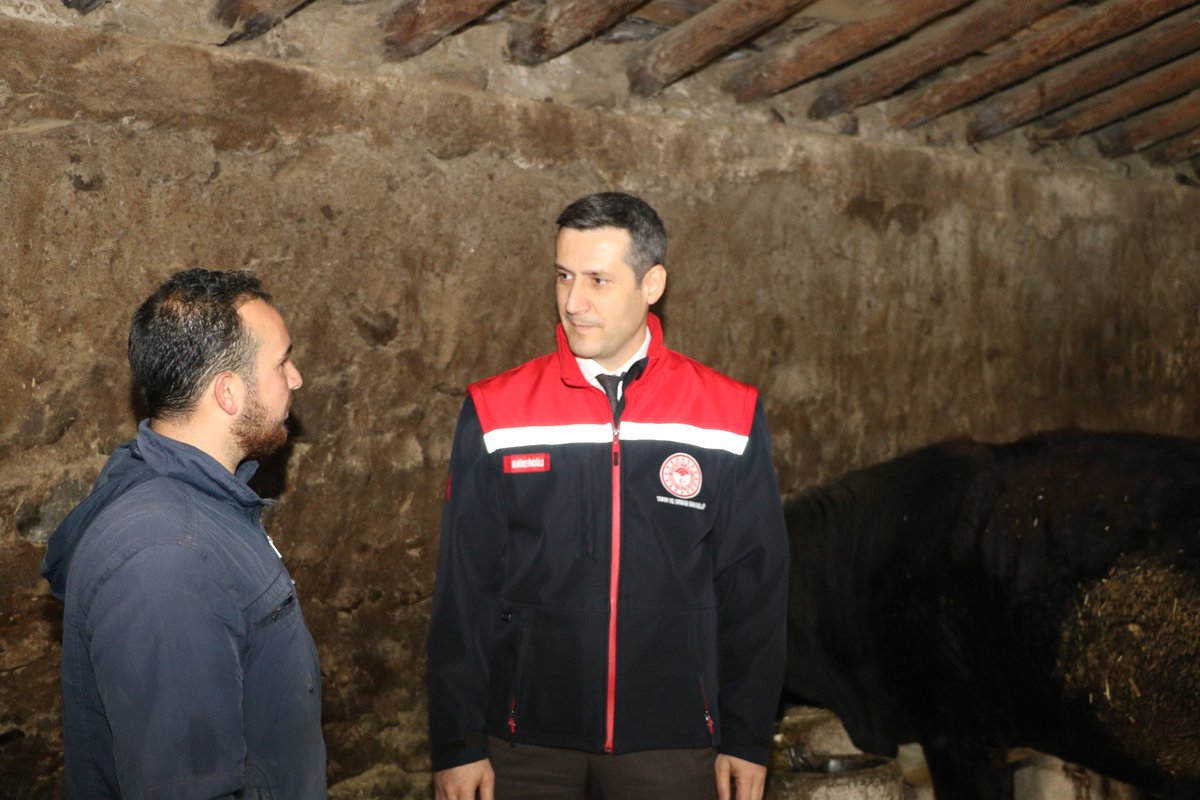agritarimgovtr's tweet photo. İl Müdürümüz Mehmet HÜSEYİNOĞLU, Uzman Eller Projesinden yararlanan çiftçimize ziyarette bulundu.

@TCTarim 
@ibrahimyumakli 
@mehmethsyngl https://t.co/JJ8Qb69pGN