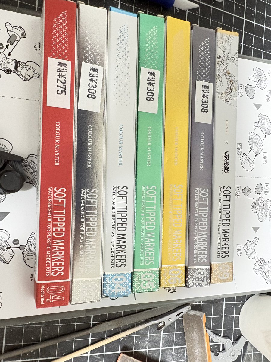 okura_modeling's tweet image. #毎日模型生活2025
#zoids
#ゾイド
12/3
リアライズ　コマンドウルフ　アーバイン
先日のKODOオフで@mocamaro_GUNPLA さんに教えてもらったDSPIAEのアクリルマーカーを仕事終わった後にアキバまで出向いて買ってきました。今回はこれで部分塗装しよ^ ^
ついでに後ろ足組みました🐕