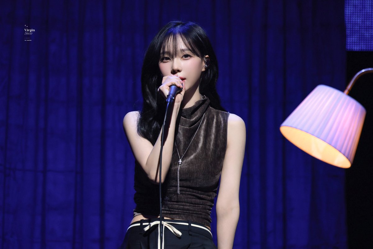 VirginSnow0101's tweet photo. 251203 생일파티

#WINTER #윈터
#aespa #에스파 https://t.co/uuqbS1Qxlh