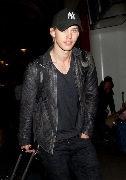 December 3rd 2011 - Austin Butler arriving at LAX airport