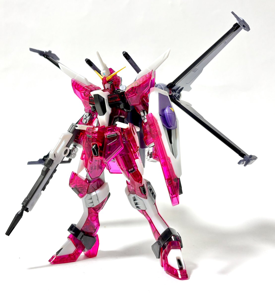 イベント限定HGインフィニットジャスティスガンダム弐式 [クリアカラー]を組み立て
レッドパープルとフォランティスのグレーの色味が個人的にも好みで色合いはノーマルの成型色よりむしろ好き
再販で買えてよかった
ヽ(´▽｀)/