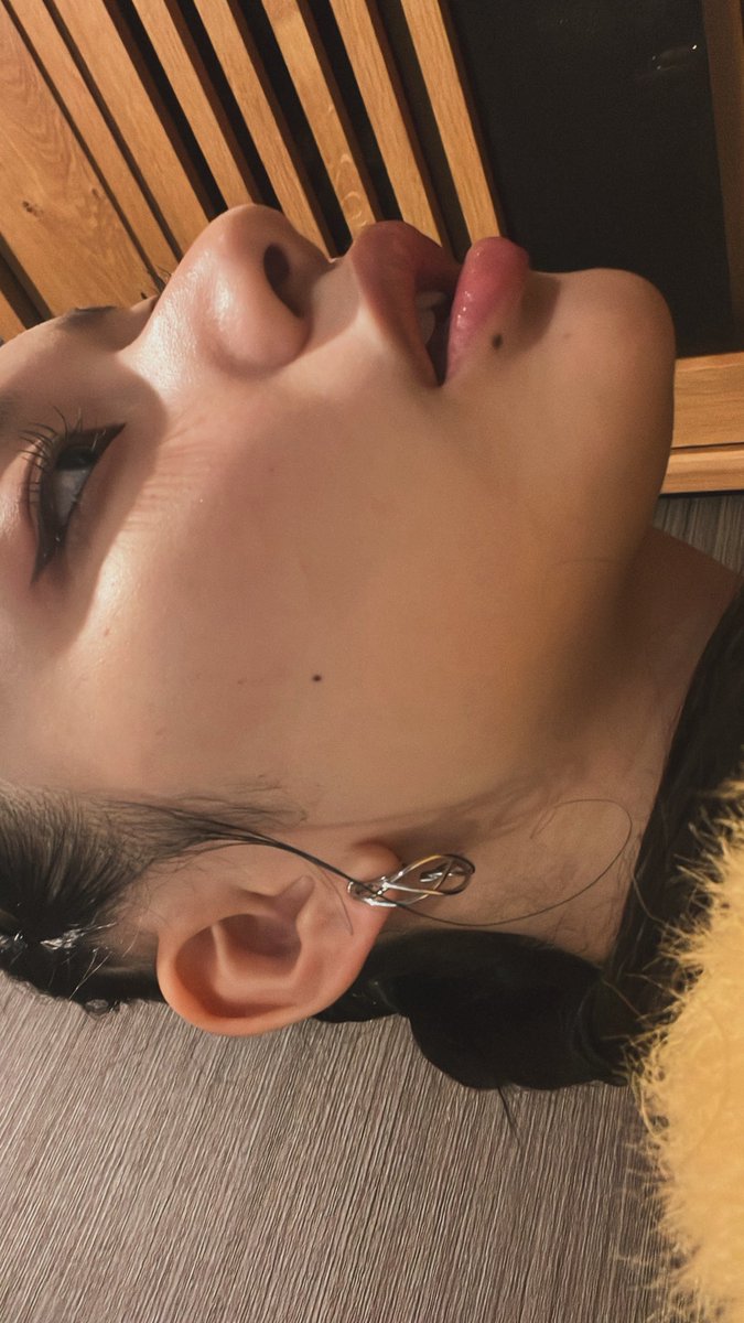 最近バイリンガルっぽい喋り方ですねって言われること増えたんだけど、全然喋れなくてはずい。
勉強中です。がんばります。