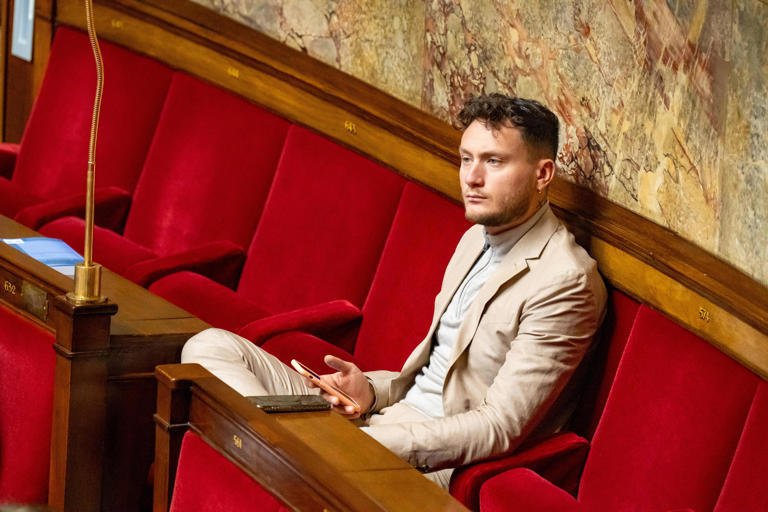 jon_delorraine's tweet image. 🔴🇫🇷 ALERTE INFO
Le député LFI Raphaël Arnault, fiché S, est désormais définitivement condamné à 4 mois de prison avec sursis pour violences en réunion. Il a discrètement retiré son appel en avril, confirmant la décision prononcée en 2022.

Les faits remontent à 2021 : un homme…