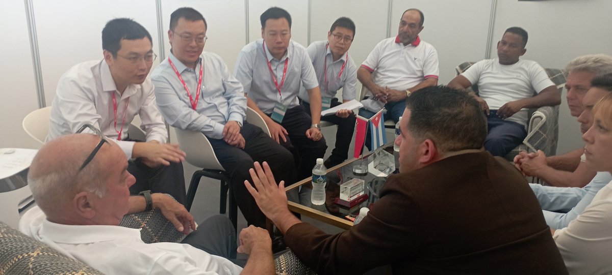 Culmina #FIHAV 2025 y #TransGaviotaCuba se siente complacida con los resultados de las sesiones de trabajo con los colaboradores más cercanos: #BDC y #Yutong
Bienvenidas las oportunidades de crecimiento para nuestra Empresa  y  gracias a los que siempre están a nuestro lado.