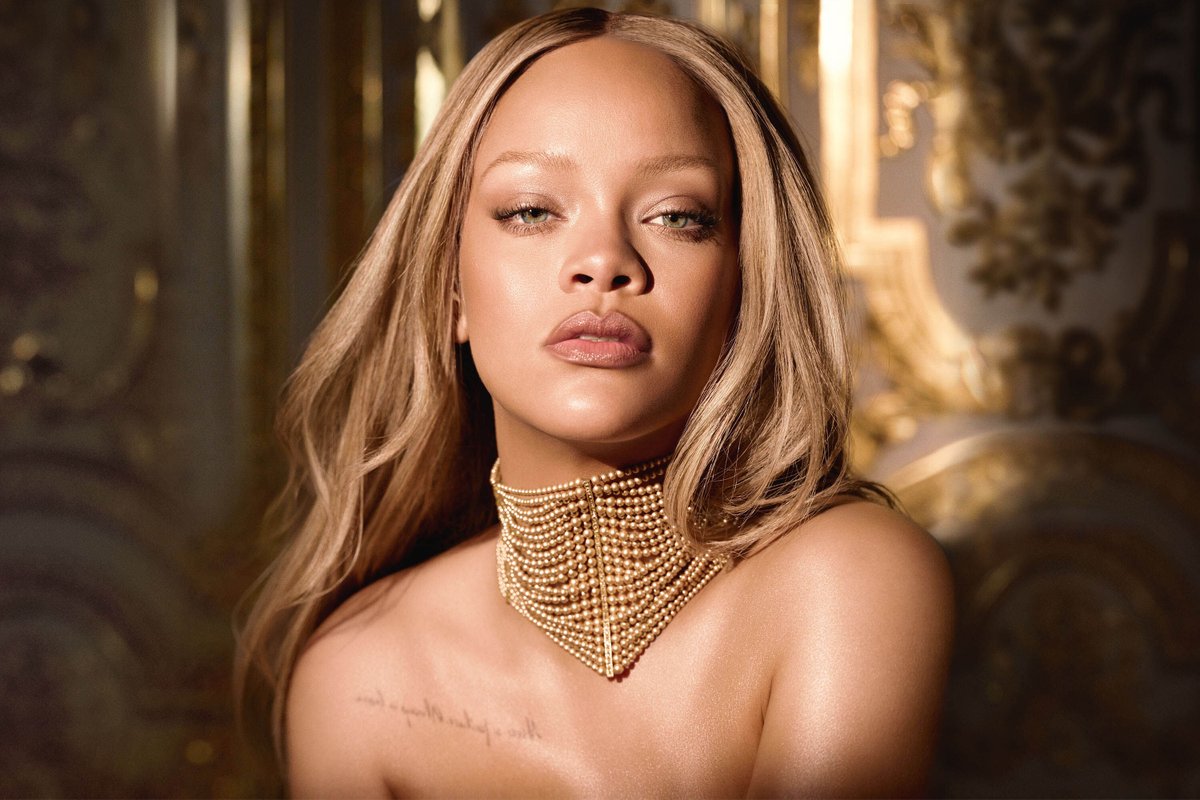 FentyStats's tweet image. .@rihanna has ranked in the Top 10 of @Spotify&apos;s Top Female Artists Of The Year ranking every year since the platform&apos;s U.S. launch (2012 through 2025).

She remains the only female artist to achieve this feat. #SpotifyWrapped