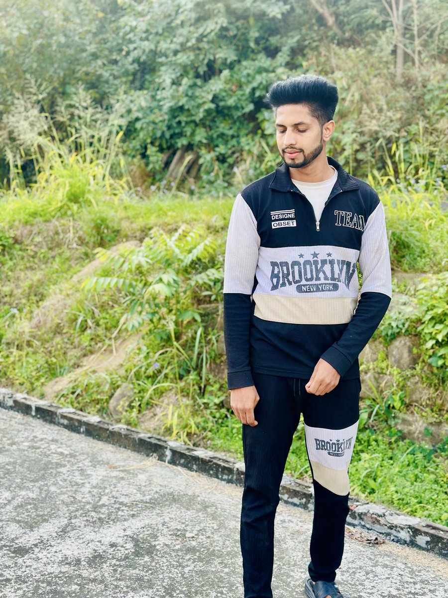 verrythakur's tweet photo. New outfit,style https://t.co/9pkdmczhPk