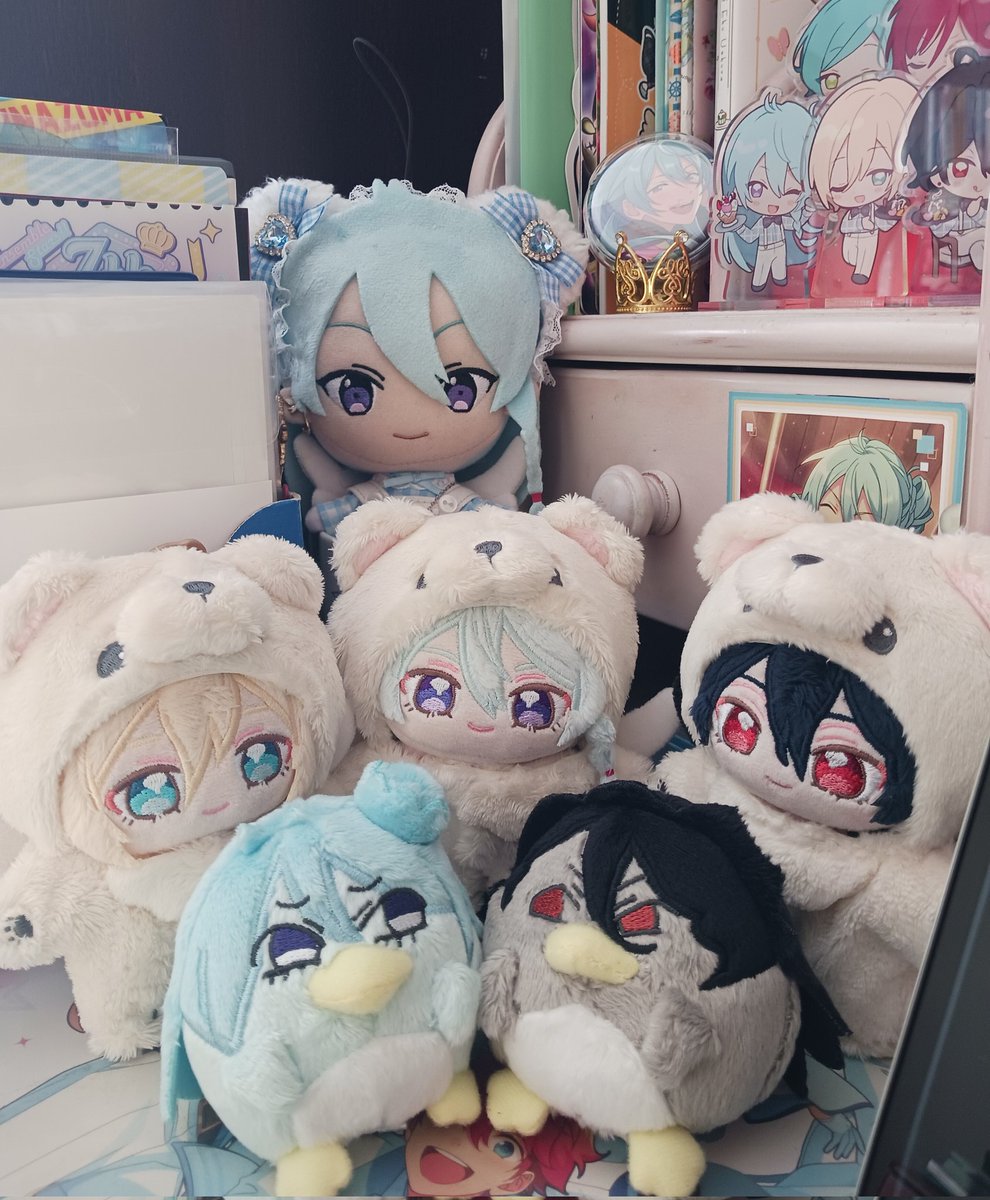 作業を見守ってくれるぬいたち