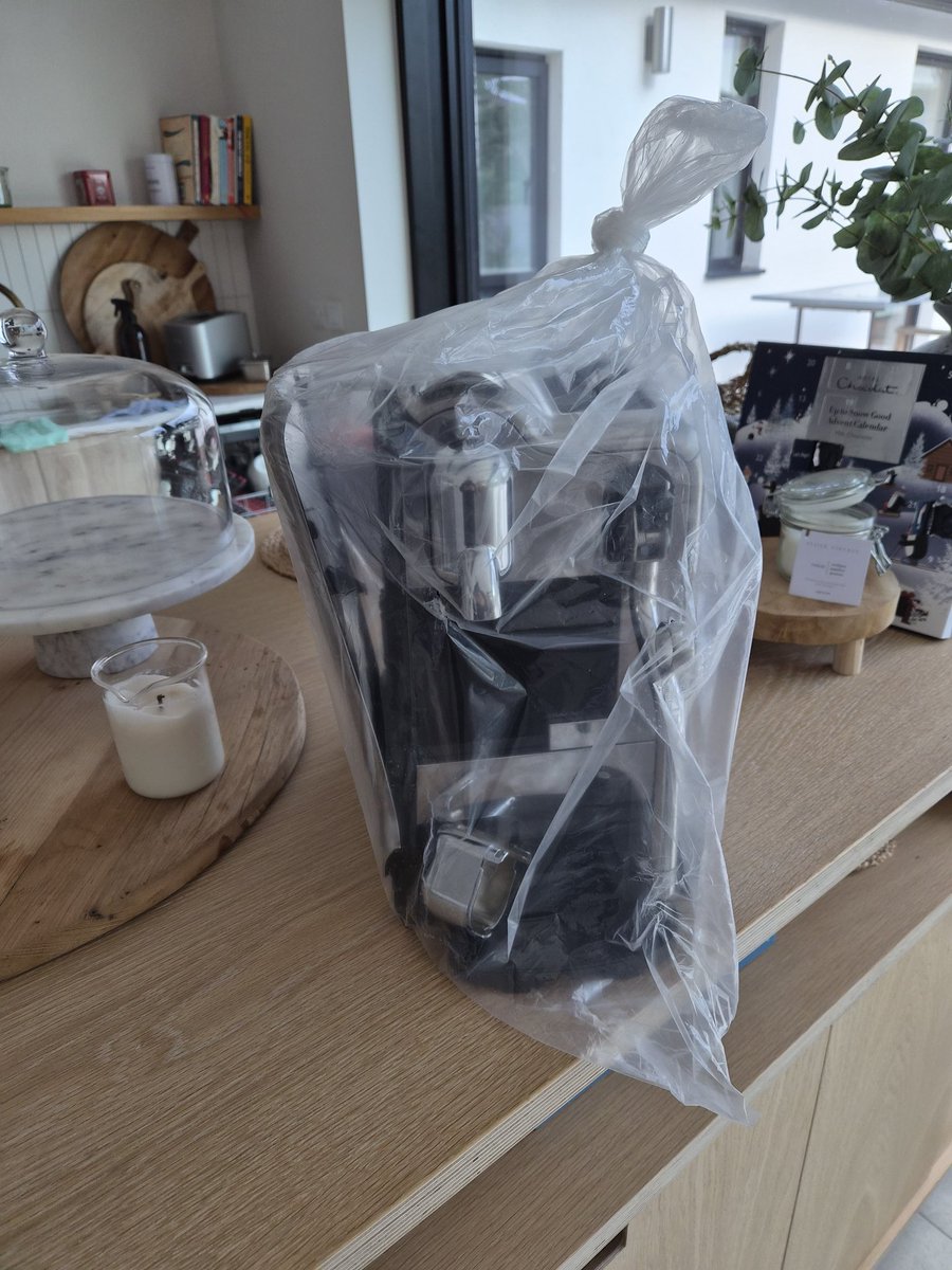 MelM01's tweet photo. @SageAppliances just so you know. When @NespressoUK repair one of your machines, they send it back as a self assembly and don't seem to thing this is wrong. Just received this back today! https://t.co/VNHK85whVu