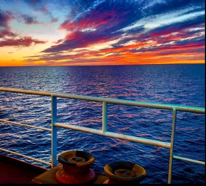 brendabeck561's tweet photo. No matter how bad your day started, it can always end beautiful. 🌅

Mornings are my favorite they set the tone, fuel my energy, and remind me of my strength. Start your day with powerful, positive thoughts, soak in the love around you, and never forget to celebrate https://t.co/aG6eyZHryG