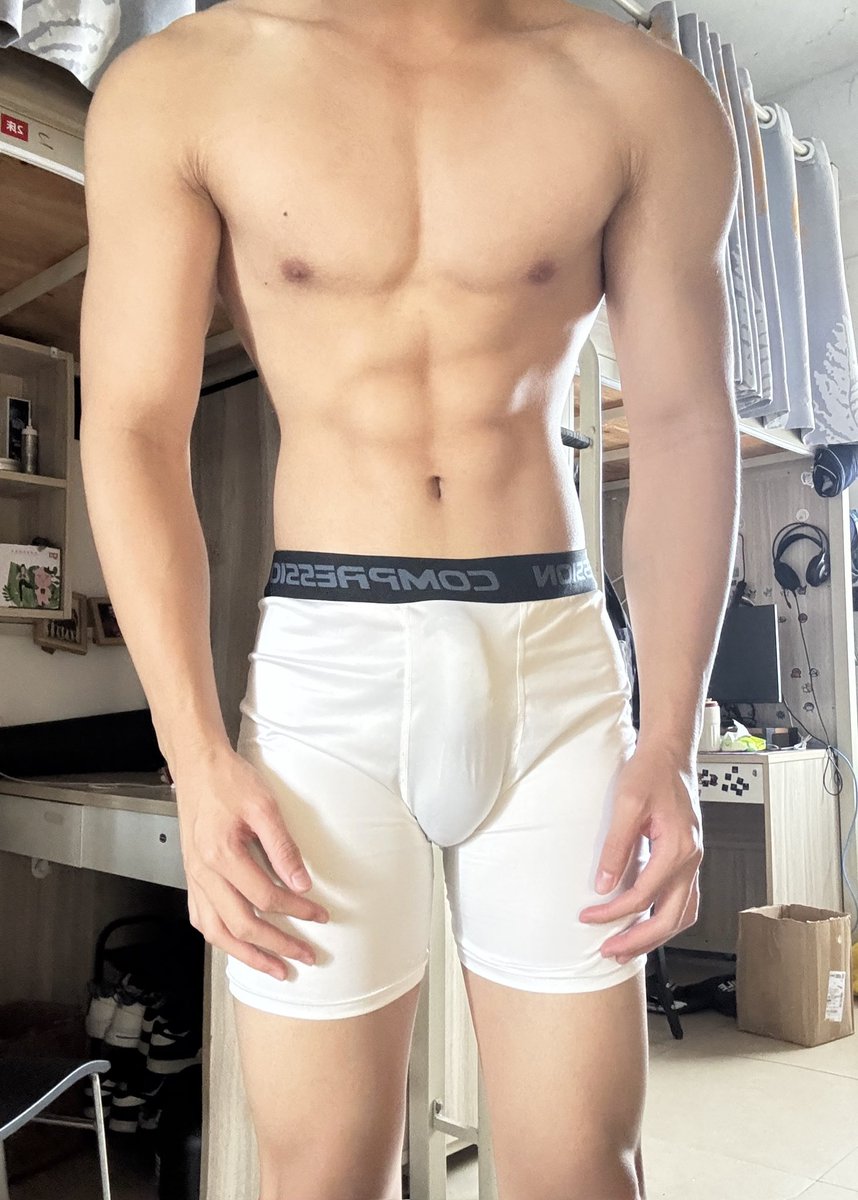 游泳男大 tweet media