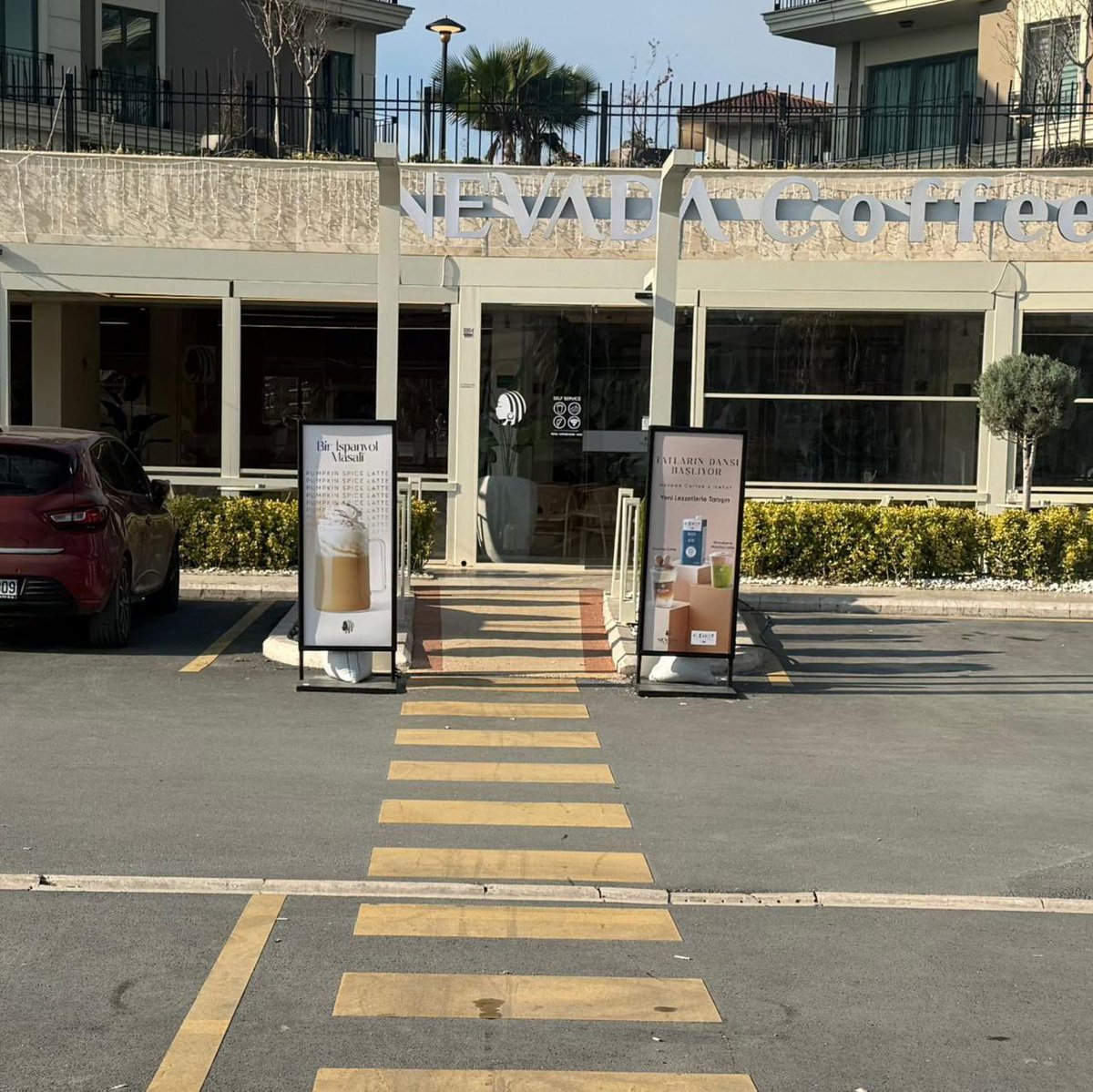 ♦️MasterChef 2020 şampiyonu Serhat Doğramacı'nın restoranı kurşunlandı.

♦️Restorandan bir süre önce haraç istendiği iddia ediliyor.