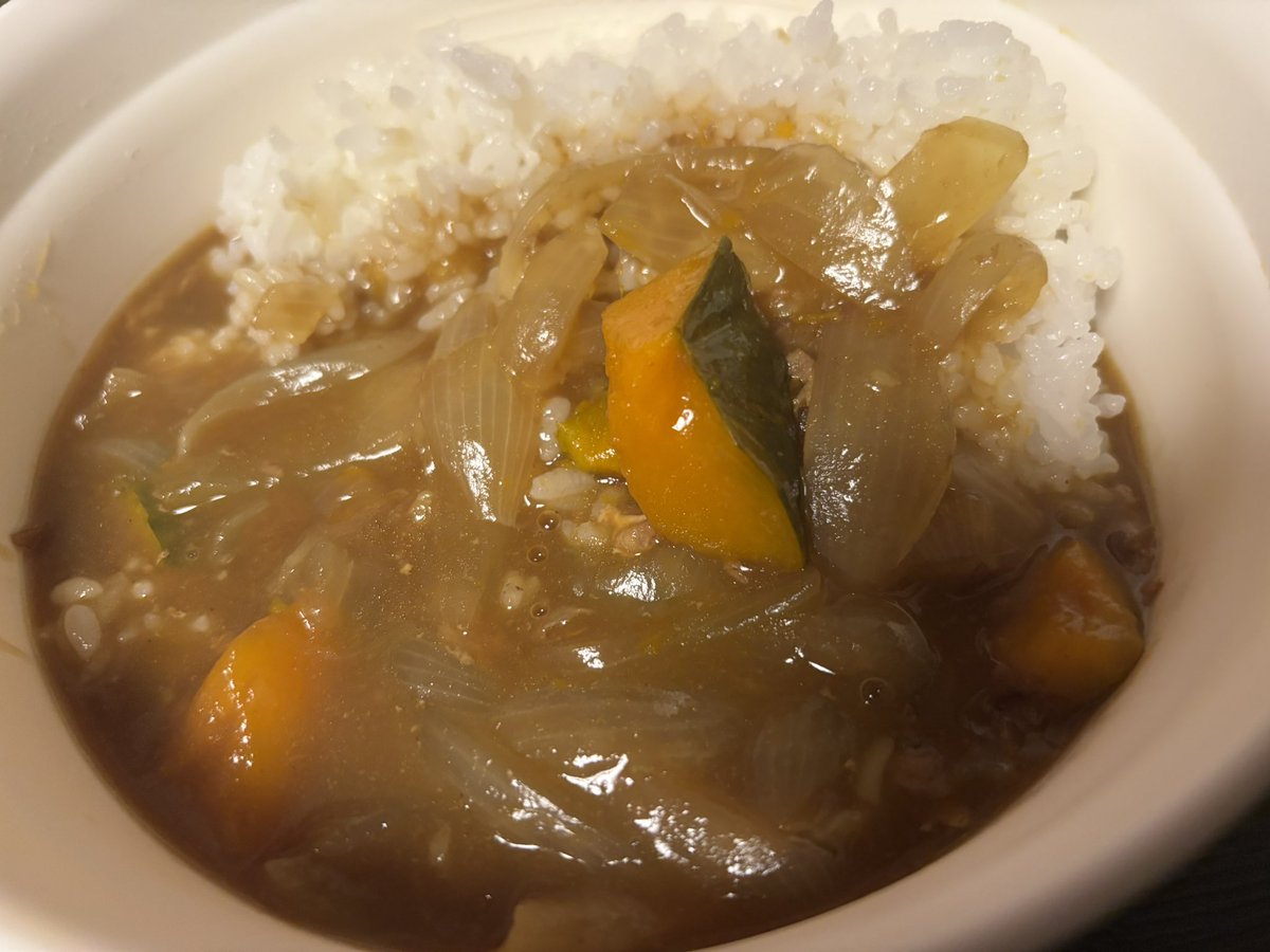 i_to_u____'s tweet image. かぼちゃアートフェスティバルでいただきましたかぼちゃで、カレー作ったのですが、めちゃくちゃ美味🎃
