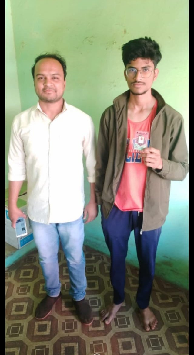 SyedSohail37097's tweet photo. New Voter IDs were issued to people above 18 years of age and a printout of the new Voter ID was also issued.
#Wardno.19 #basavakalyan #bidar #Karnataka #India #voterID #18Above
@MLCvijaysingh @eshwar_khandre @RahimKhan_MLA @nimmadhanraj @SagarKhandre12 @RahulGandhi @kharge https://t.co/q1bBGKBUlf