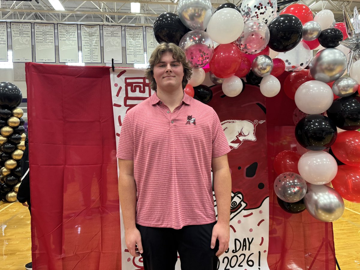 vypehouston's tweet photo. Ridge Point’s Big Three offensive linemen sign to the Power Four level. 

- Avery Morcho, Texas A&amp;M
- Jordan Burnett TCU
- Hugh Smith, Arkansas https://t.co/9C79GGexQp