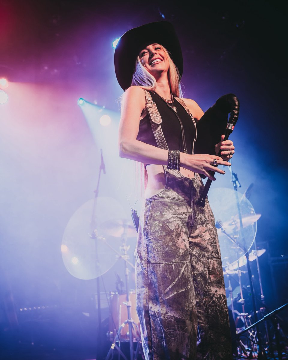 Alli Walker tweet media