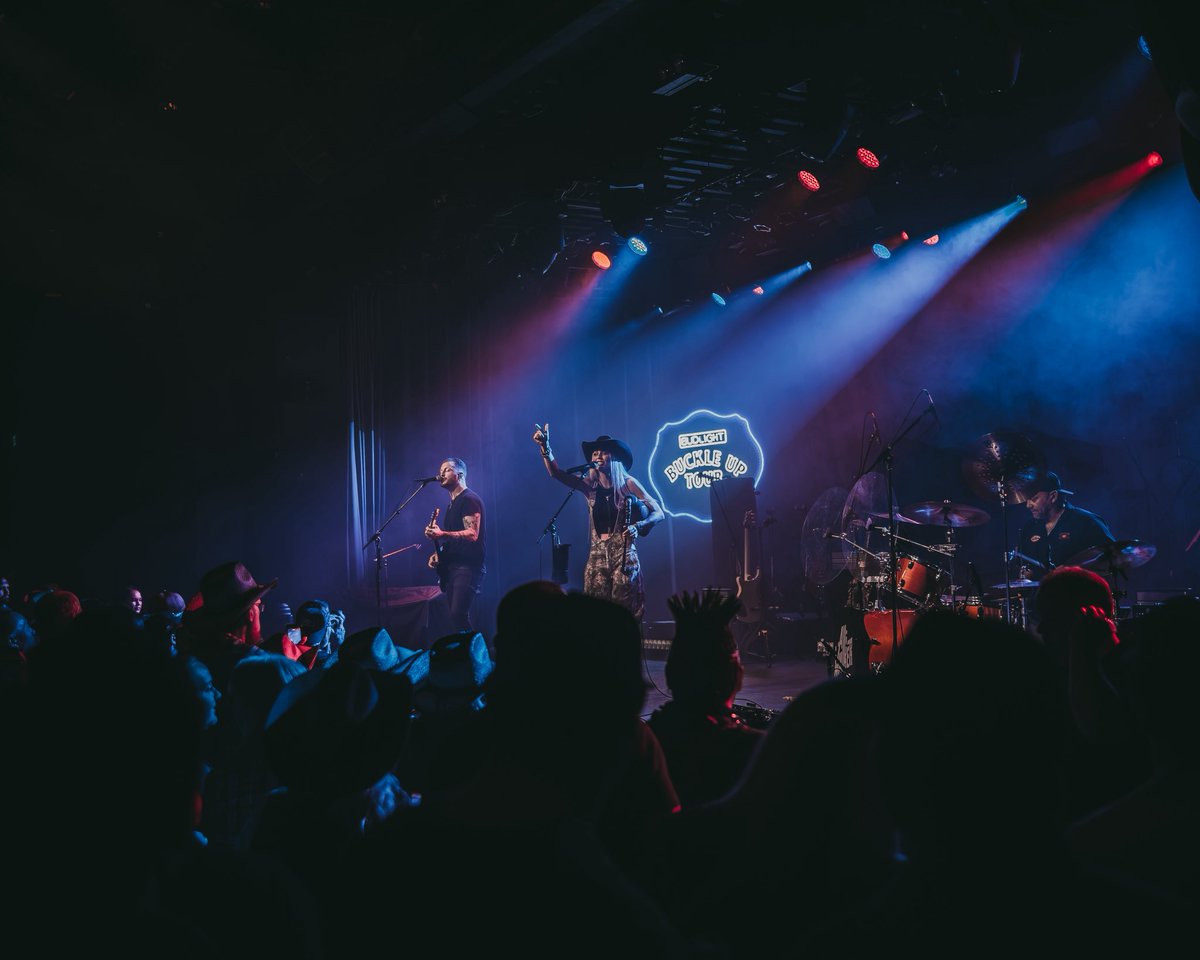 Alli Walker tweet media