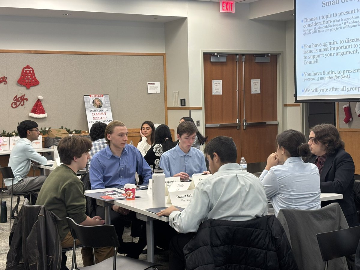 thefossboss's tweet photo. AP US Government was delighted to participate in IL Senator Darby Hills’ Youth Advisory Council with other members of the 26th District. Civics in action is a beautiful thing! #empower95 #Thrivein95 @LZHSBEARS @GalltKelley @D95Curriculum https://t.co/4kF9vuUMjL