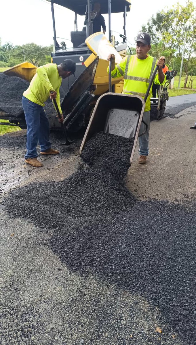 Avanza fase final del asfaltado en Cativé

El Ministerio de Obras Públicas (MOP), Veraguas, avanza en la fase final de los trabajos en el corregimiento de Cativé, distrito de Soná, donde ya se han completado 3.5 kilómetros de carpeta asfáltica desde la entrada del sector hasta la