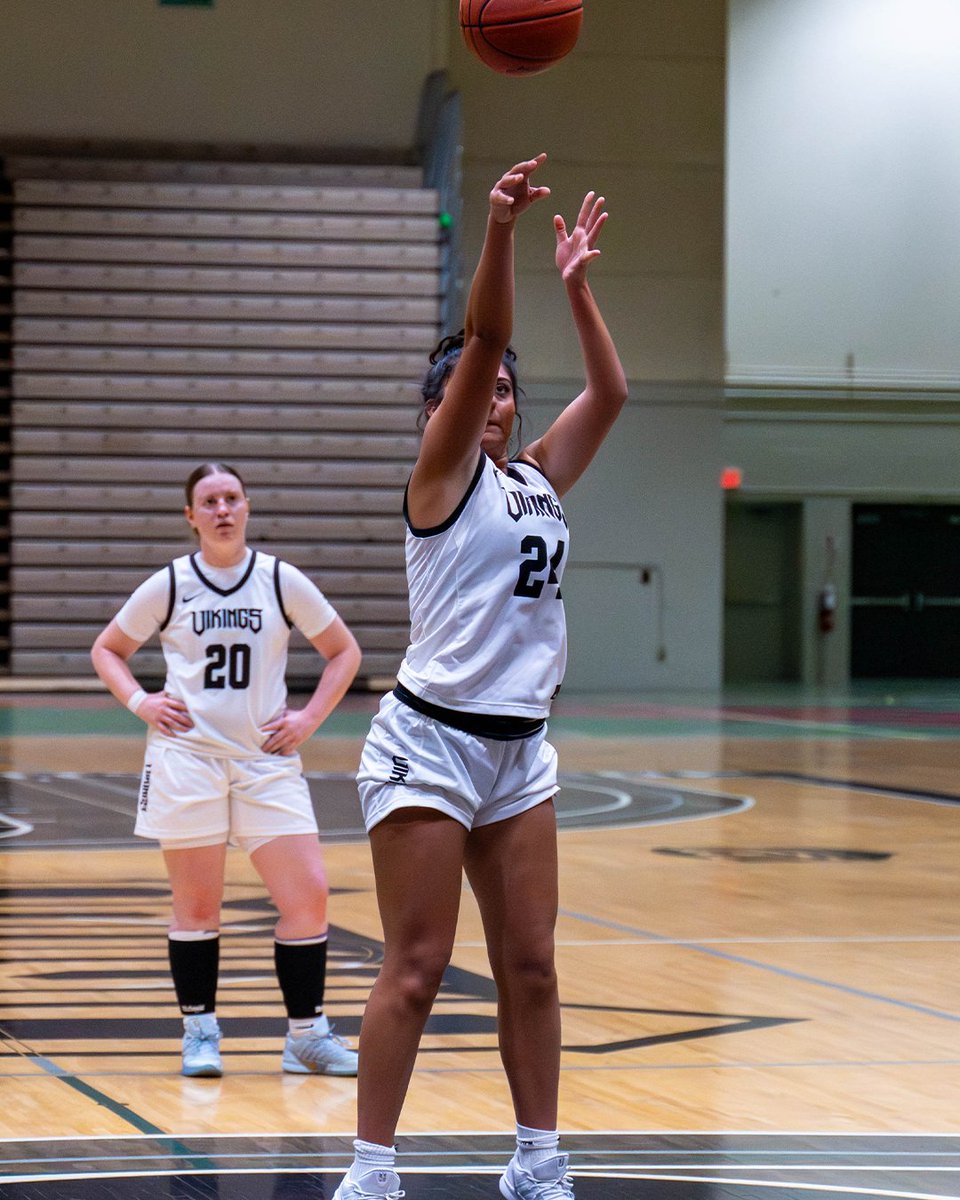 HVCCVIKINGS's tweet photo. R3 Athlete of the Week!💪

Faraj averaged 26.5 points per game shooting over 50% from the field helping lead the Vikings to a pair of wins at the Northern Essex Turkey Classic this weekend. She averaged 4 steals, 3.5 assists, and 2 rebounds per game
#hvccvikings @hvccwomenshoops https://t.co/rtcHFdvdFD