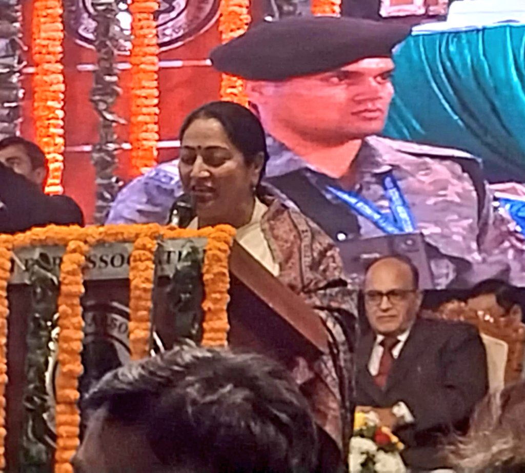 SHOBHITMAHANT's tweet image. 03.12.25  attended  #PROGRAM at #Tis #Hazari #Court  presence of #HON&apos;BLE #CHIEF #MINISTER OF #DELHI SMT @gupta_rekha  ji  इस #अवसर पर #विधायक श्री @abhayvermabjp जी, #विधायक श्री @SPrakashBjpDel ji  @AshokGoelBJP @gauravkharibjp @HarishKhuranna @hdmalhotra @neelkantbakshi