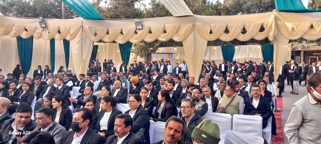 SHOBHITMAHANT's tweet image. 03.12.25  attended  #PROGRAM at #Tis #Hazari #Court  presence of #HON&apos;BLE #CHIEF #MINISTER OF #DELHI SMT @gupta_rekha  ji  इस #अवसर पर #विधायक श्री @abhayvermabjp जी, #विधायक श्री @SPrakashBjpDel ji  @AshokGoelBJP @gauravkharibjp @HarishKhuranna @hdmalhotra @neelkantbakshi