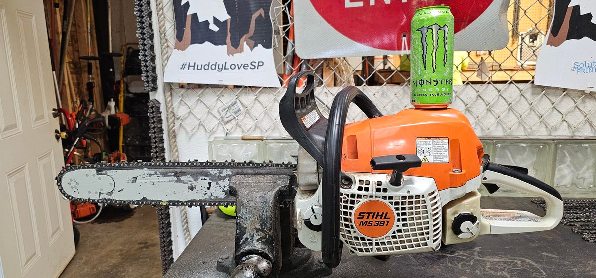 Back at it....this post is brought to you by <a href="/MonsterEnergy/">Monster Energy</a> Paradise 😁