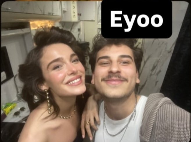 Şimdi burası büyük ihtimalle karavan olduğuna göre bu kombin de büyük ihtimalle Mükü kombini. Kıskanmak sen neler çekiyorsun öyle 
#kiskanmak