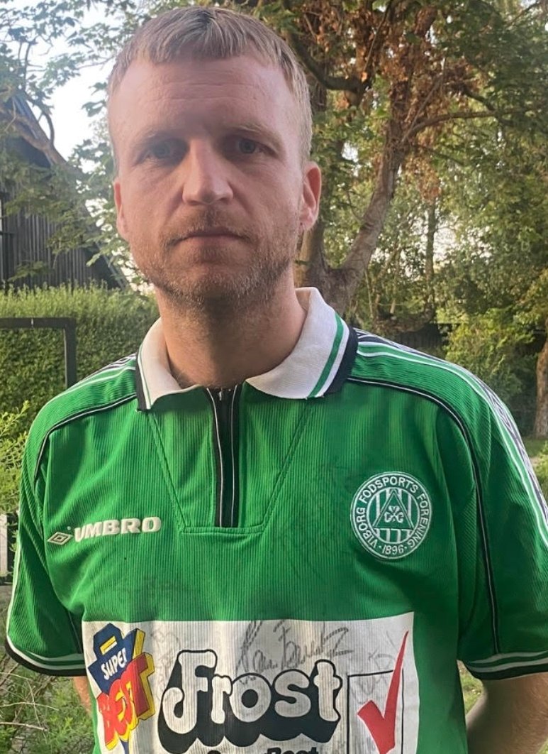 En ting er at hoppe udenom #Midtjylland fordi han er bitter, ligesom resten af fodsvedsfolket, men manden er jo helt væk😂😂 

Arnstad er den eneste der hører til på den liste, og det er kriminelt at han er bag de andre fire ift. at blive efterårets profil #sldk