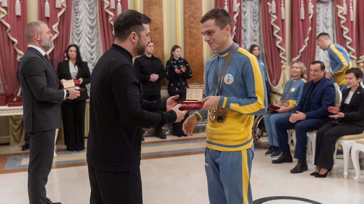 Volodymyr Zelenskyy / Володимир Зеленський tweet media