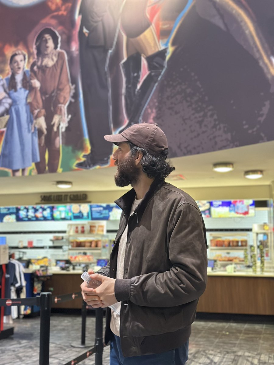 fandads's tweet image. Marty Supreme was legit &amp;amp; captivating! We got to speak with Josh Safdie afterwards &amp;amp; talk about messed up movies we watched as kids. 

It was also great to hang with my @CriticsChicago family! 

@martysupreme @A24 #DreamBig #GeekDads #Fandads @RealChalamet