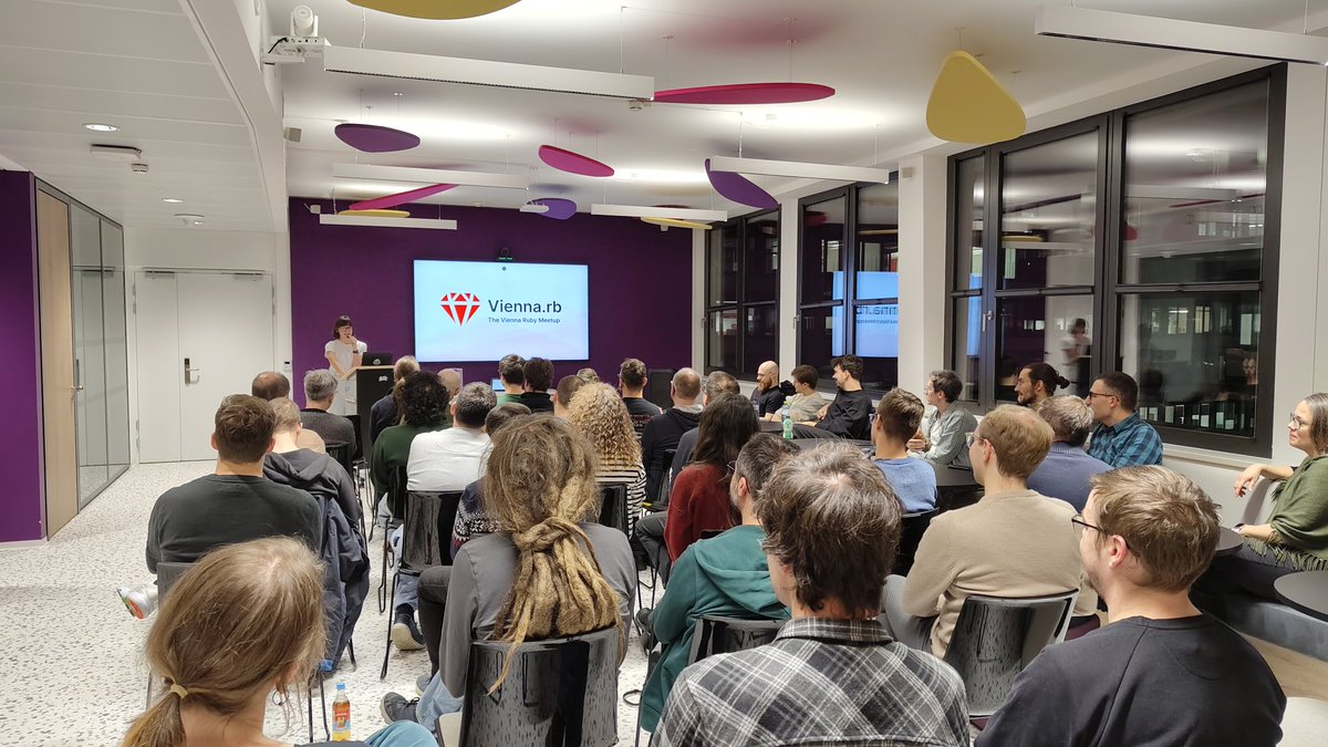 viennarb's tweet image. We&apos;re kicking off Vienna.rb with Rosa Gutierrez! 🤩

#ruby