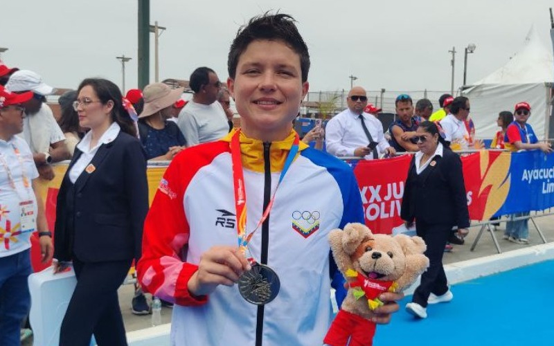 noticierovv's tweet photo. #Deportes | Triatlón hizo historia con dos oros en femenino
Más información aquí: https://t.co/Nu0Jpdi2d5
#NoticiasVenevision #2Dic https://t.co/kOxGHXe9TR