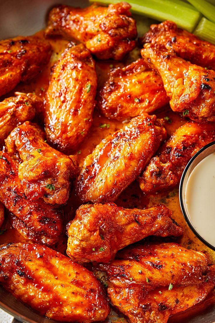 Amazingeye6's tweet image. Buffalo Chicken Wings Crispy.
Yes or No?