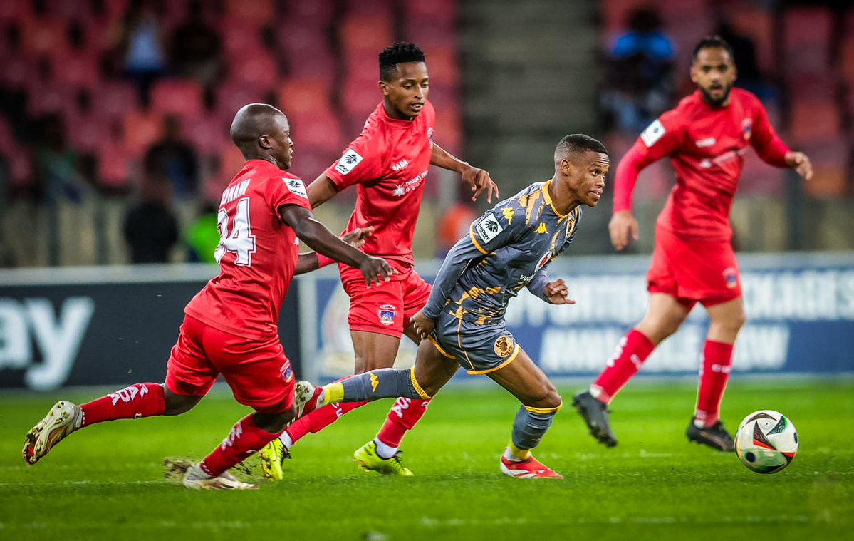 KaizerChiefs's tweet image. First Half action 📸 

45 + 3’| #CU 0: 0 #KC
Half-time score: Chippa United 0 : 0 Kaizer Chiefs

#Amakhosi4Life #BetwayPrem #AlwaysHome