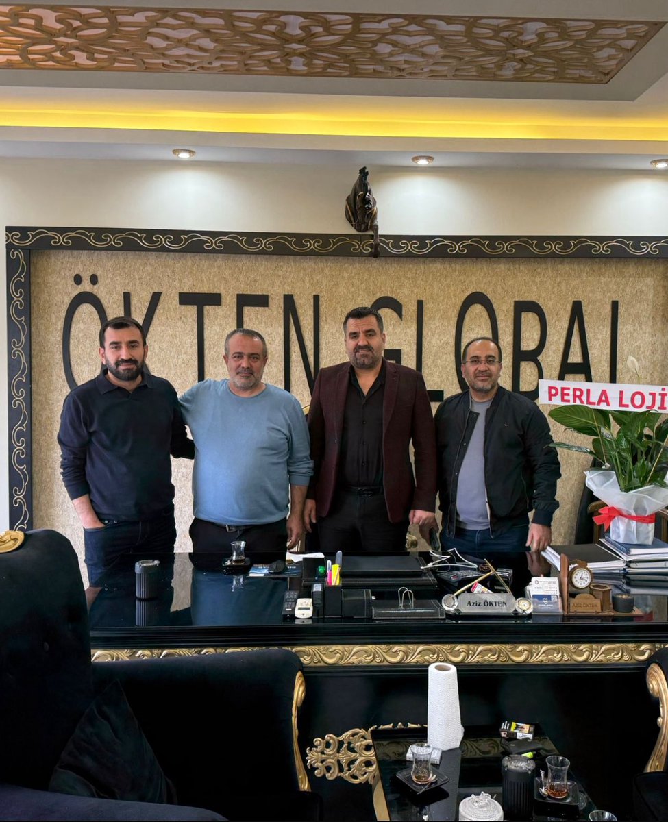 Bugün Mersin’de bizlere hayırlı olsun ziyareti yapan kuzenlerimizden Silopi sevdalısı sayın Sadık Ökten ile Perla lojistikten sayın Ali Bayracı’yı misafir ederek memleketimiz üzerine keyifli bir sohbet yaptık, hasret giderdik. 

#mersin 
#silopi 
#girikamo