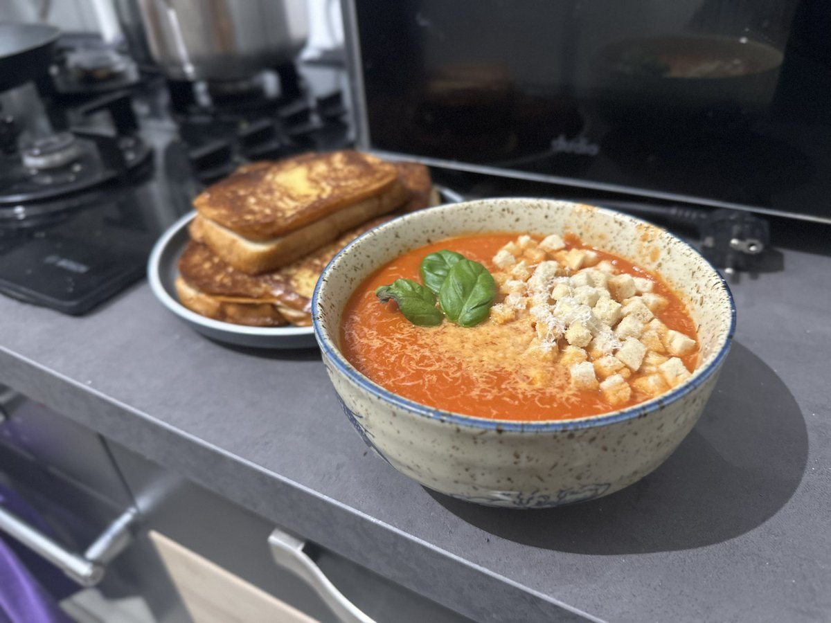 literallyjuste's tweet image. 