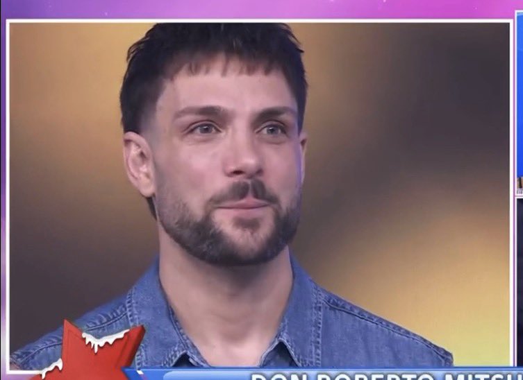 NNansOnly's tweet image. Siempre bienvenido 

“Tu siempre iluminas la pista con tu sonrisa” palabras del maestro Roberto Mitsubishi

Nótese su cara, tenía muchos sentimientos encontrados se nota 🥹🥹

NICOLA BAILA EN HOY
#NicolaPorcella