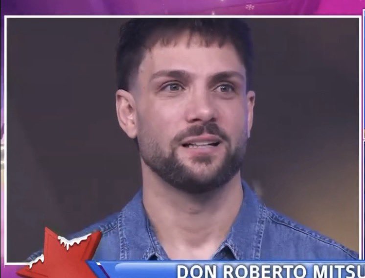 NNansOnly's tweet image. Siempre bienvenido 

“Tu siempre iluminas la pista con tu sonrisa” palabras del maestro Roberto Mitsubishi

Nótese su cara, tenía muchos sentimientos encontrados se nota 🥹🥹

NICOLA BAILA EN HOY
#NicolaPorcella