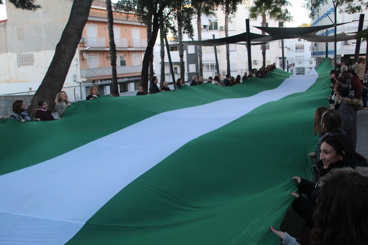 Navarro insta a los malagueños a enarbolar la bandera de la igualdad y el equilibrio territorial el 4D ante los agravios de Sánchez y Montero

<a href="/Navarro_PP/">Patricia Navarro</a> 

ppmalaga.es/navarro-insta-…