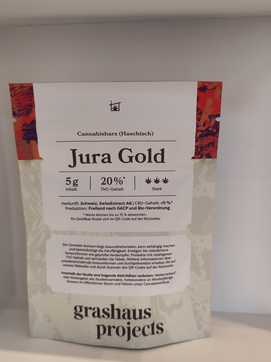 WurthGeorg's tweet image. Heute war ich bei der Vorstellung des Alternativen Drogen- und Suchtberichts von akzept &amp;amp; DAH - in einem &quot;Pop-up-Cannabis-Fachgeschäft&quot;. Dafür wurden Originalverpackungen aus einem Schweizer Modellprojekt ausgestellt.
ADSB25 -&amp;gt;
alternativer-drogenbericht.de/wp-content/upl…