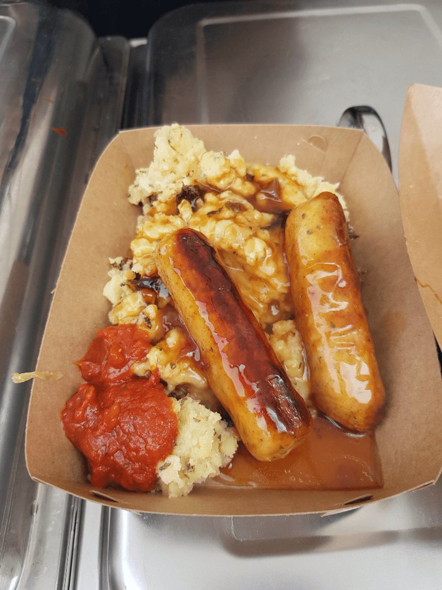 CompassionDerby's tweet image. 🔥 Hot food at Compassionate Derby is UPSTAIRS! 🔥
🍔 Veggies – vegan burgers
🌱 No Baloney – Bubble ’n’ Squeaky Mash, GF bangers &amp;amp; gravy, Mac No Cheese, XL hot dogs
🇮🇳 Khattimeethi – vegan Indian street food
Come hungry! 🌶️💚