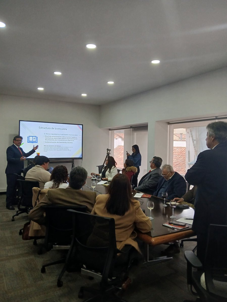 acofi's tweet image. El proyecto de &quot;caracterización de las necesidades de formación de profesionales en ingeniería  en Colombia&quot;, que presenta @IngenieriaSCI , busca generar información sólida y verificable que fortalezca a los actores estratégicos en formacion en ingeniería en el país.